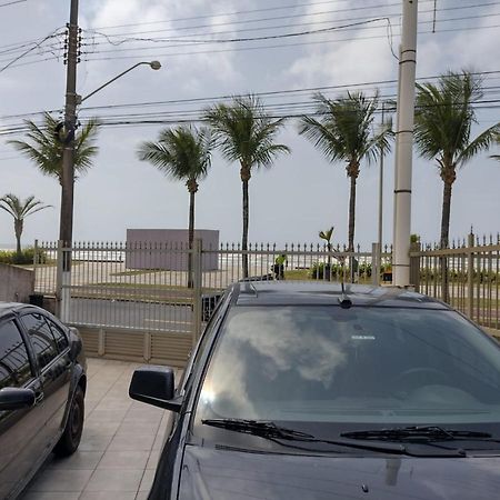 Casa de frente para o mar, pé na areia. Praia Grande (Santos) Exterior foto